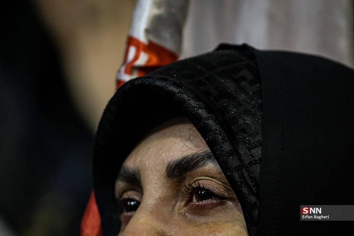 اجتماع شبانه مردم در حمایت از مدافعان وطن / میدان ونک