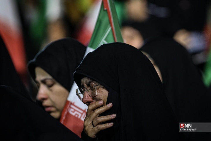 اجتماع شبانه مردم در حمایت از مدافعان وطن / میدان ونک