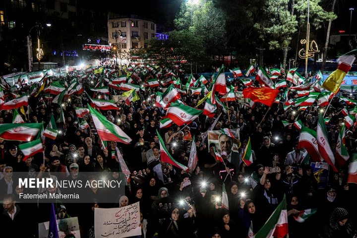 اجتماع حمایت از رزمندگان در مقابله با دشمن آمریکایی - صهیونی