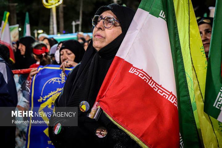 اجتماع حمایت از رزمندگان در مقابله با دشمن آمریکایی - صهیونی