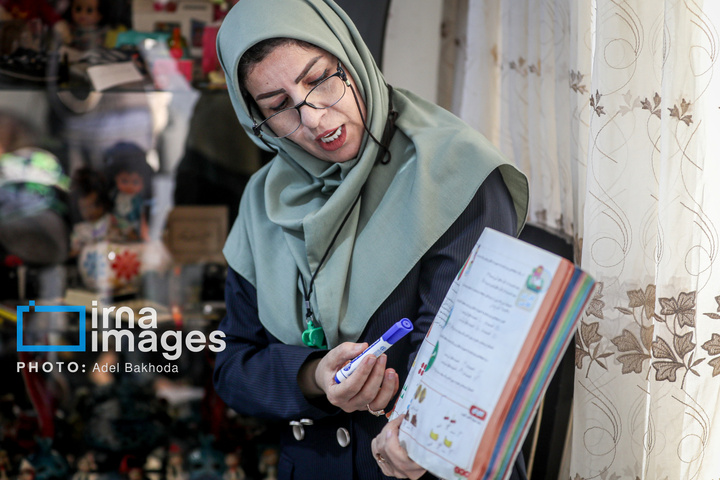 چراغ مدرسه در خانه روشن است