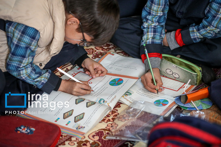 چراغ مدرسه در خانه روشن است