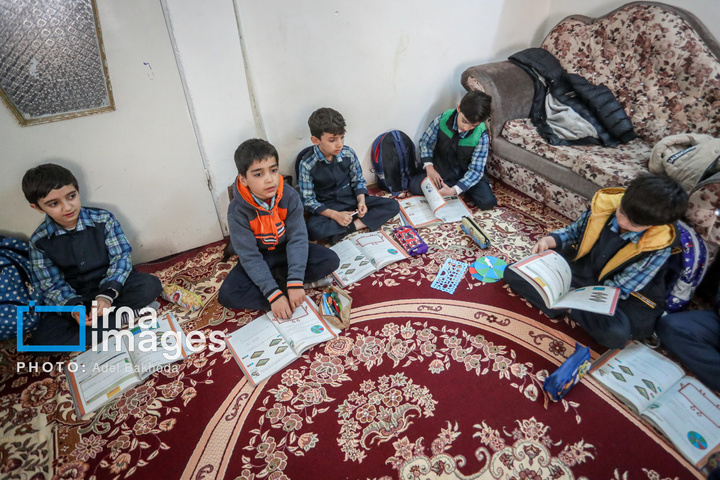 چراغ مدرسه در خانه روشن است