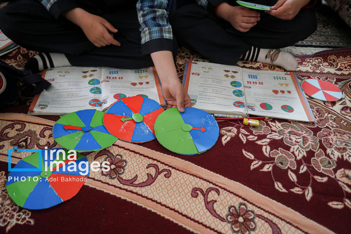 چراغ مدرسه در خانه روشن است