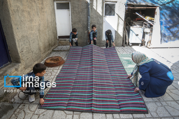 چراغ مدرسه در خانه روشن است