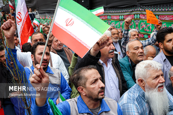 تجدید میثاق جامعه کار و تولید با رهبر شهید