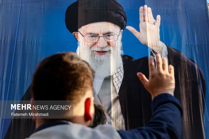 تجدید میثاق جامعه کار و تولید با رهبر شهید