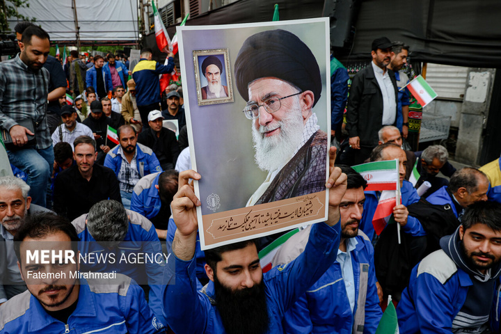 تجدید میثاق جامعه کار و تولید با رهبر شهید