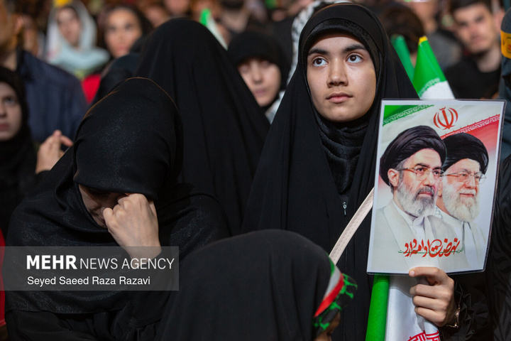 اجتماع حمایت از رزمندگان در مقابله با دشمن آمریکایی - صهیونی