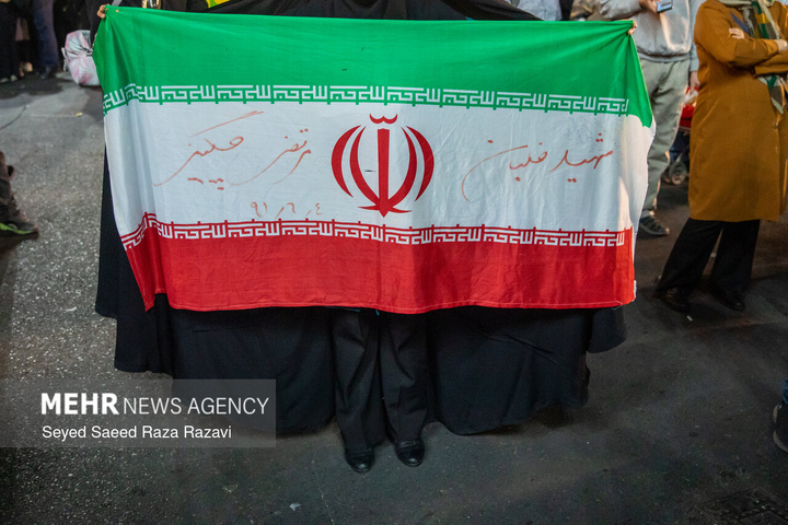 اجتماع حمایت از رزمندگان در مقابله با دشمن آمریکایی - صهیونی