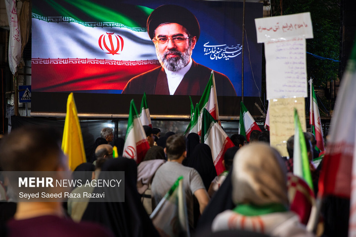 اجتماع حمایت از رزمندگان در مقابله با دشمن آمریکایی - صهیونی