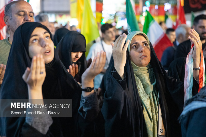 اجتماع حمایت از رزمندگان در مقابله با دشمن آمریکایی - صهیونی