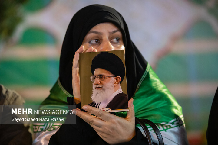 اجتماع حمایت از رزمندگان در مقابله با دشمن آمریکایی - صهیونی