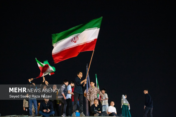 اجتماع حمایت از رزمندگان در مقابله با دشمن آمریکایی - صهیونی