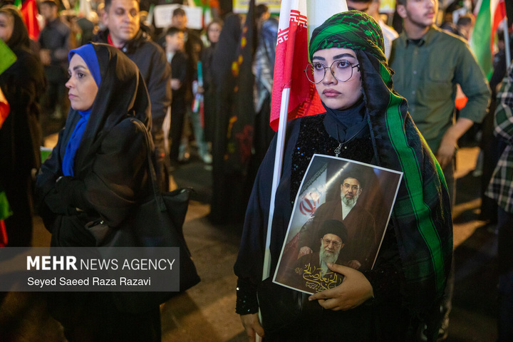 اجتماع حمایت از رزمندگان در مقابله با دشمن آمریکایی - صهیونی