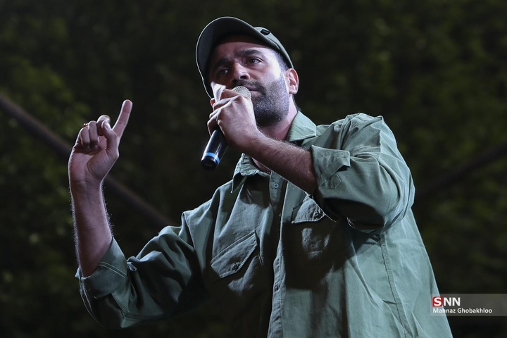 اجتماع شبانه مردم در حمایت از مدافعان وطن / میدان انقلاب اسلامی