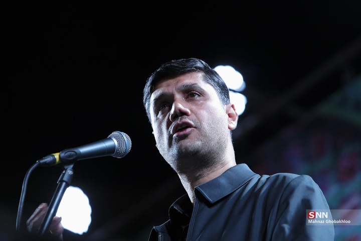 اجتماع شبانه مردم در حمایت از مدافعان وطن / میدان انقلاب اسلامی