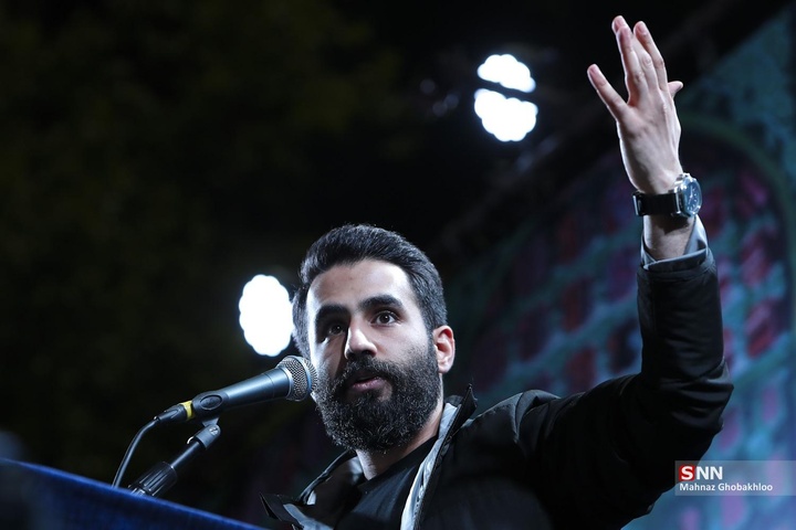 اجتماع شبانه مردم در حمایت از مدافعان وطن / میدان انقلاب اسلامی