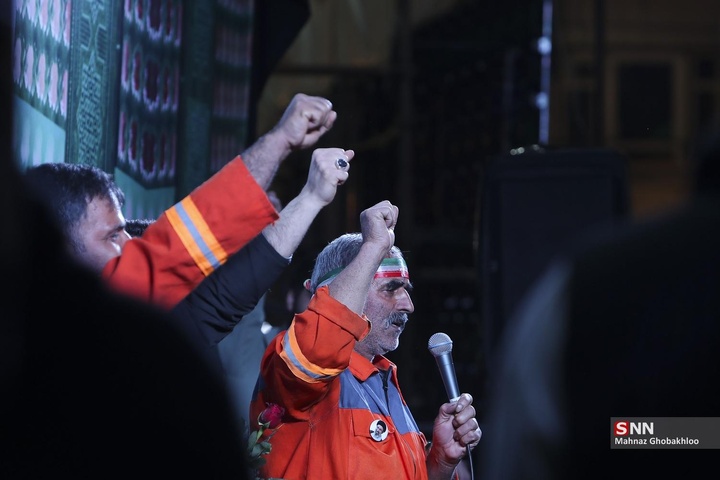 اجتماع شبانه مردم در حمایت از مدافعان وطن / میدان انقلاب اسلامی