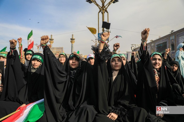 «مشت گره کرده» اجتماع نوجوانان در حرم مطهر رضوی