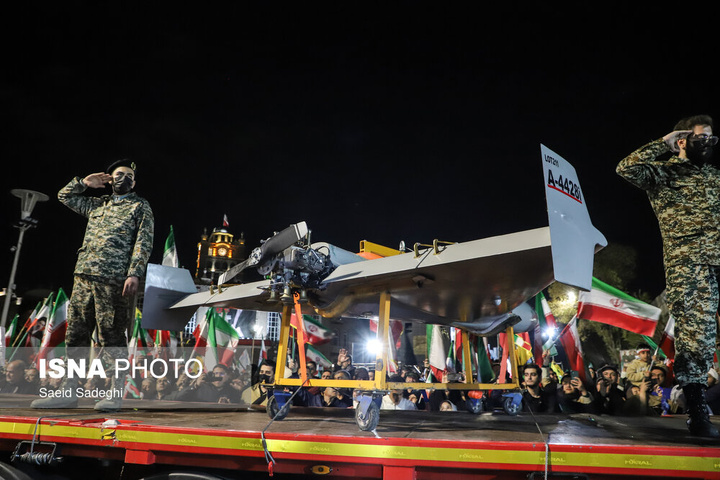 پهپاد شاهد ۱۳۶ در تجمع شبانه مردم در حمایت از مدافعان وطن - تبریز