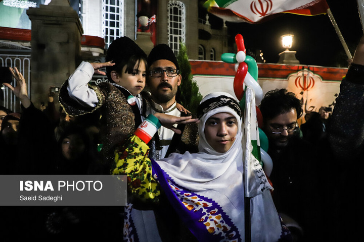 پهپاد شاهد ۱۳۶ در تجمع شبانه مردم در حمایت از مدافعان وطن - تبریز