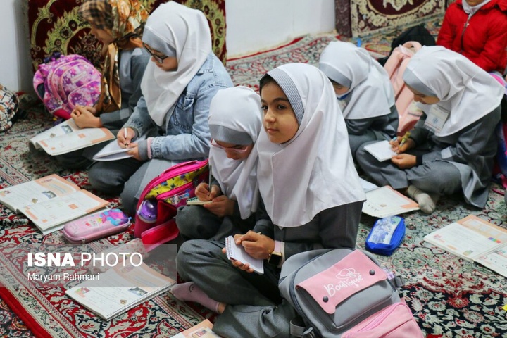 معلمان، ایثارگران شرایط جنگی