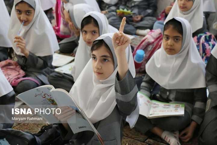 معلمان، ایثارگران شرایط جنگی