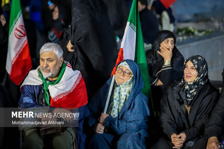 اجتماع حمایت از رزمندگان در مقابله با دشمن آمریکایی - صهیونی