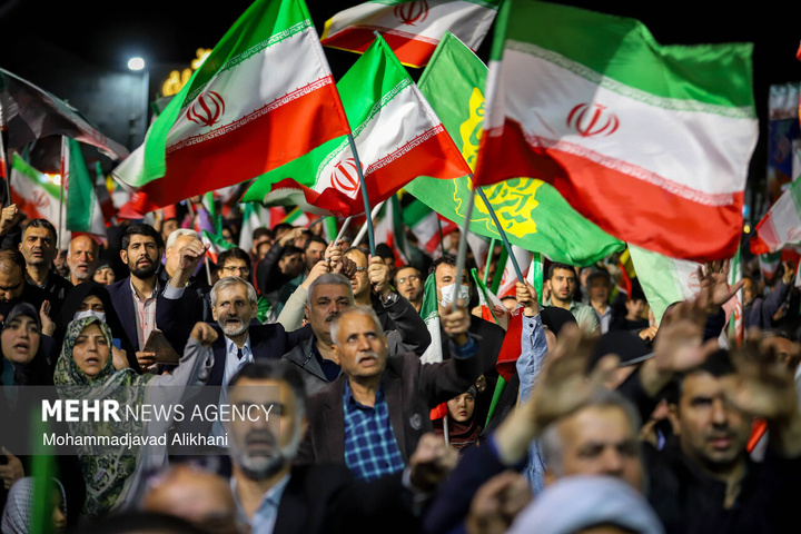 اجتماع حمایت از رزمندگان در مقابله با دشمن آمریکایی - صهیونی