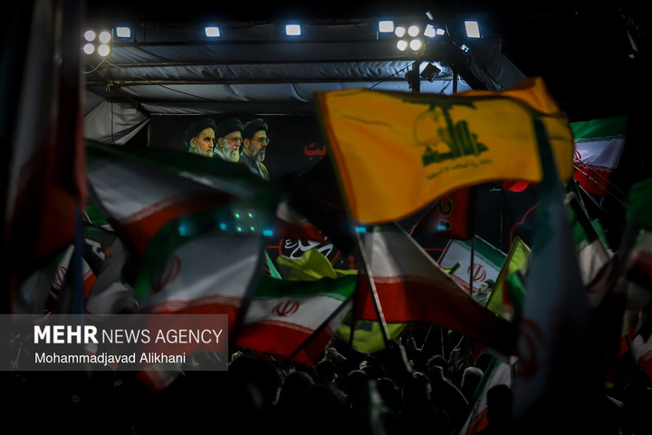اجتماع حمایت از رزمندگان در مقابله با دشمن آمریکایی - صهیونی