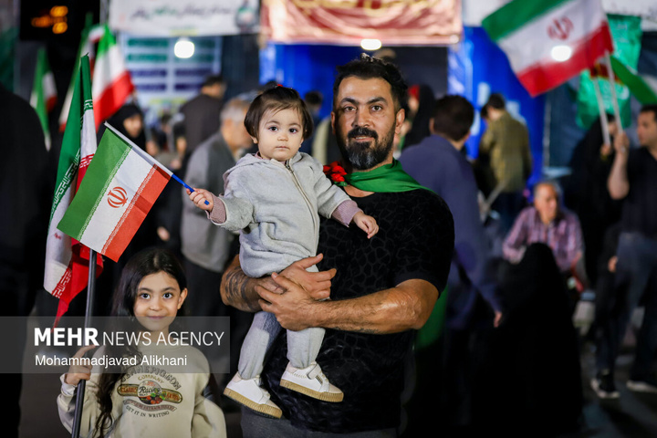 اجتماع حمایت از رزمندگان در مقابله با دشمن آمریکایی - صهیونی