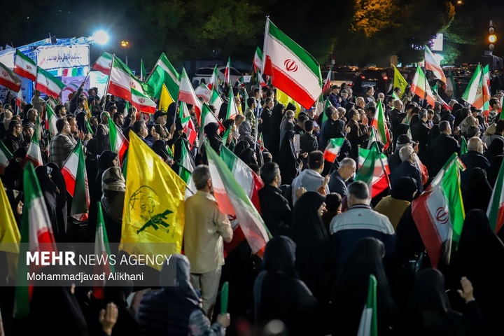 اجتماع حمایت از رزمندگان در مقابله با دشمن آمریکایی - صهیونی
