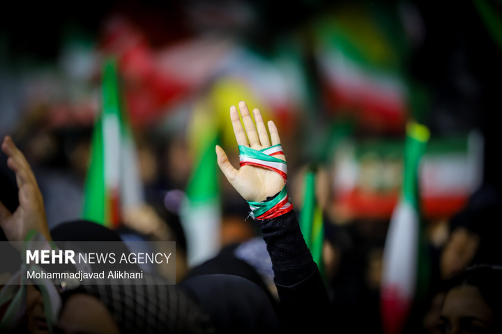 اجتماع حمایت از رزمندگان در مقابله با دشمن آمریکایی - صهیونی