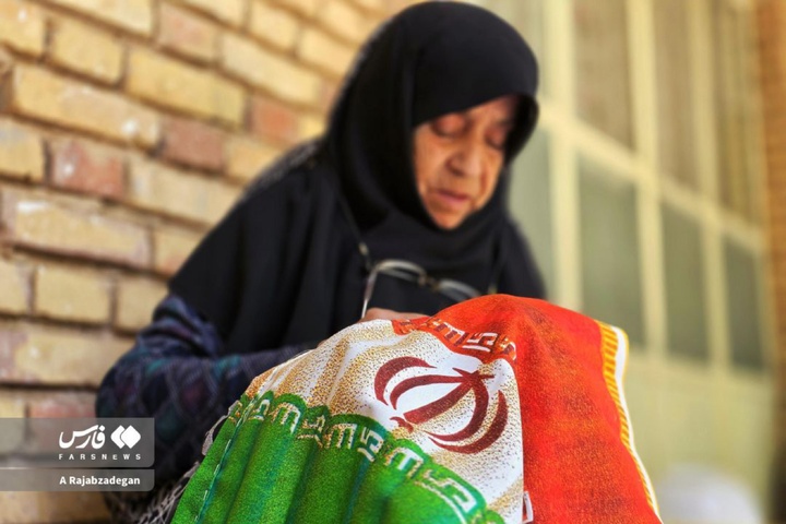 سنگر مقاومت با سوزن و نخ