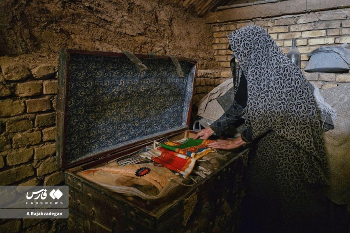 سنگر مقاومت با سوزن و نخ