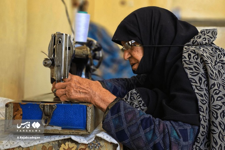 سنگر مقاومت با سوزن و نخ