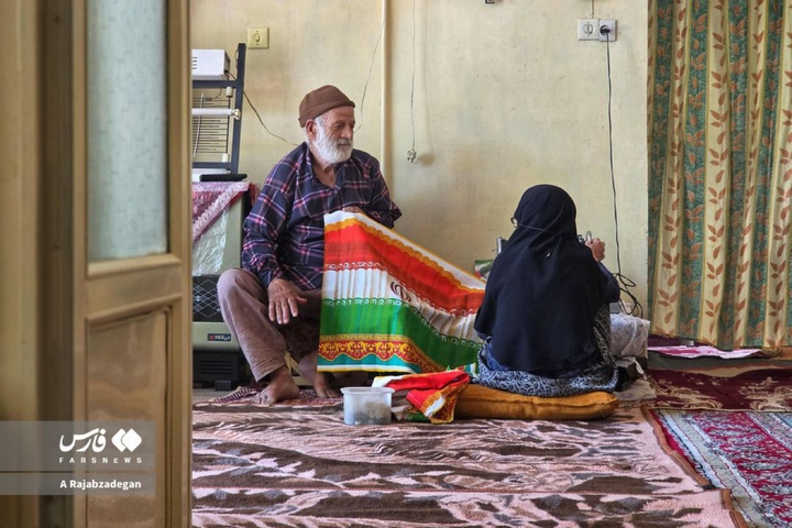 سنگر مقاومت با سوزن و نخ