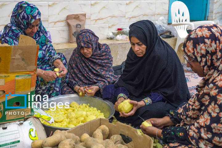 پخت غذاهای سنتی برای تجمعات شبانه