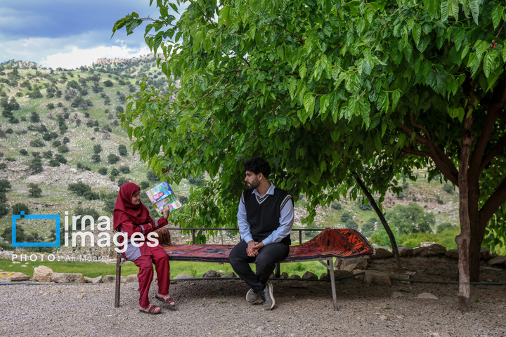 مدرسه‌ای در میان کوهستان