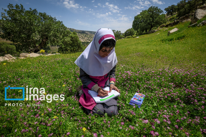 مدرسه‌ای در میان کوهستان