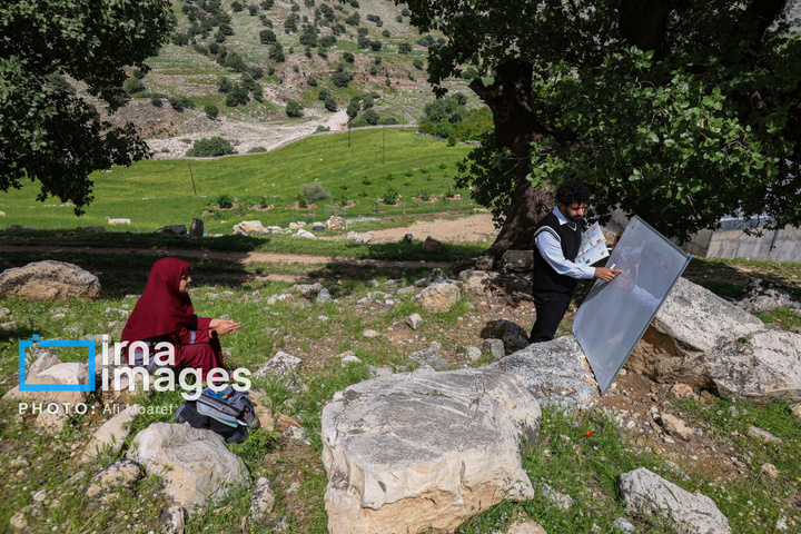 مدرسه‌ای در میان کوهستان