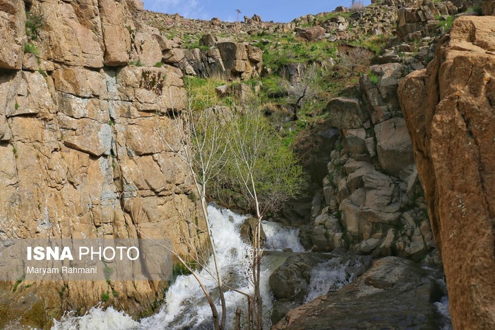 طبیعت بهاری گنج نامه همدان