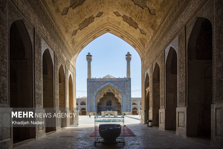 مسجدجامع عتیق اصفهان، شکوه معماری ایرانی