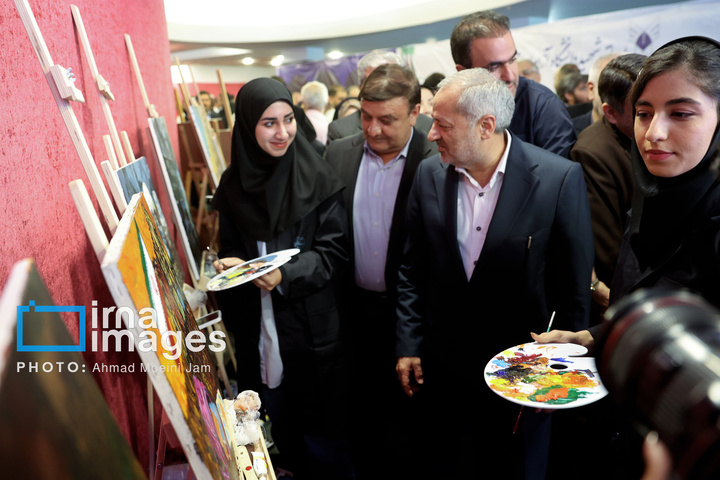 بزرگداشت روز جهانی کودکان قربانی جنگ