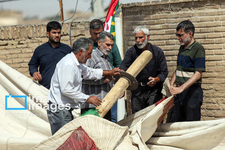 برپایی خیمه عزاداری محرم در قم