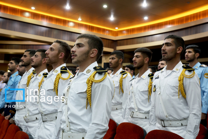 اعطای نشان فداکاری