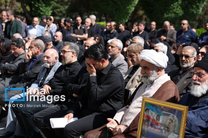 مراسم وداع با پیکر «بهروز رضوی»