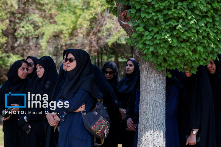 مراسم وداع با پیکر «بهروز رضوی»