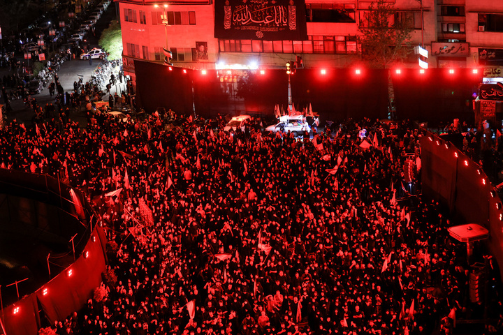 عزاداری شب سوم ماه محرم در میدان انقلاب تهران
